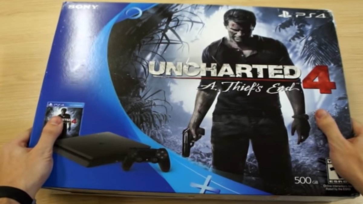 Playstation 4  SLIM  Novo Modelo SLIM - Com Jogo Uncharted 4