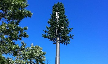 Estas torres de celular disfarçadas de árvores não enganam ninguém