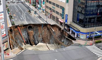 Japão fecha cratera de 15 metros em 48 horas e surpreende o mundo