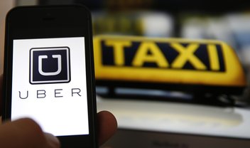 Taxistas depredam área reservada do Uber em aeroporto do Rio de Janeiro