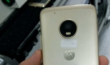 Será que ele volta? Suposto Moto X (2017) com corpo metálico surge em foto