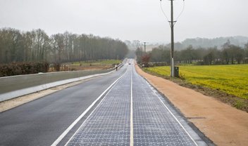 França inaugura a primeira estrada com painéis solares do mundo