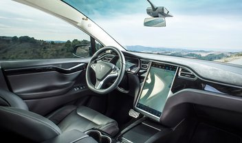 Ajustes no piloto-automático marcam atualização do software da Tesla