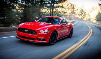 Plano de US$ 4,5 bilhões da Ford envolve Mustang híbrido e carros elétricos