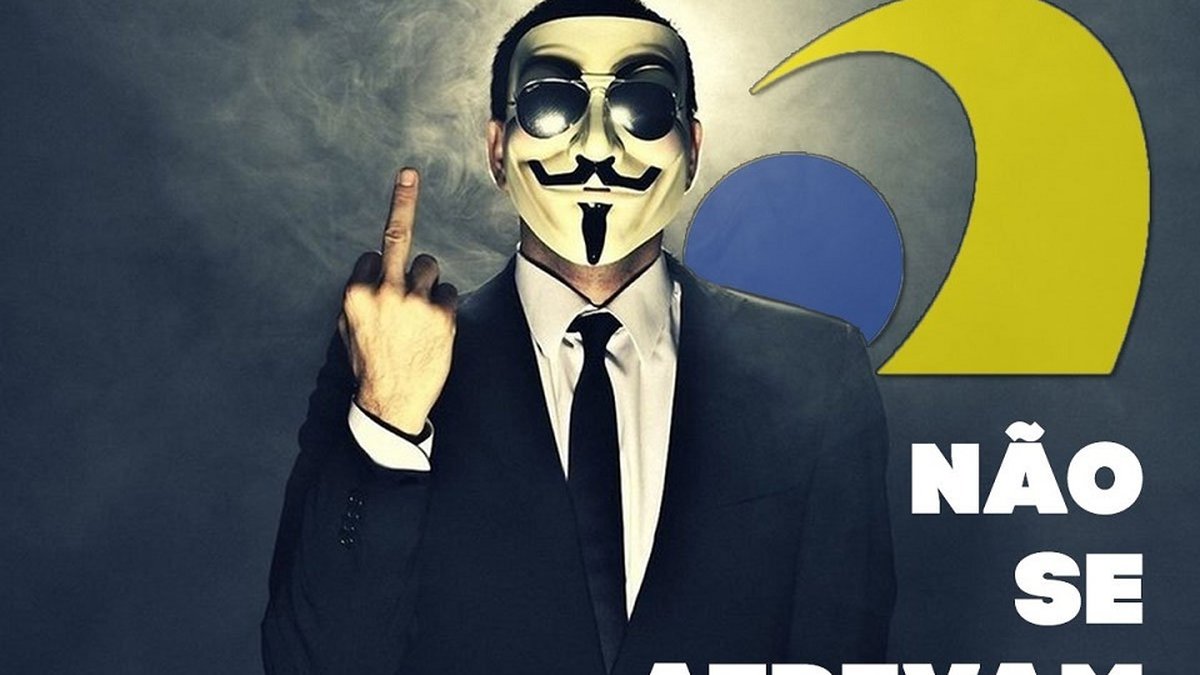 O cara coloca a foto do anonymous e se acha o hacker, mas não sabe