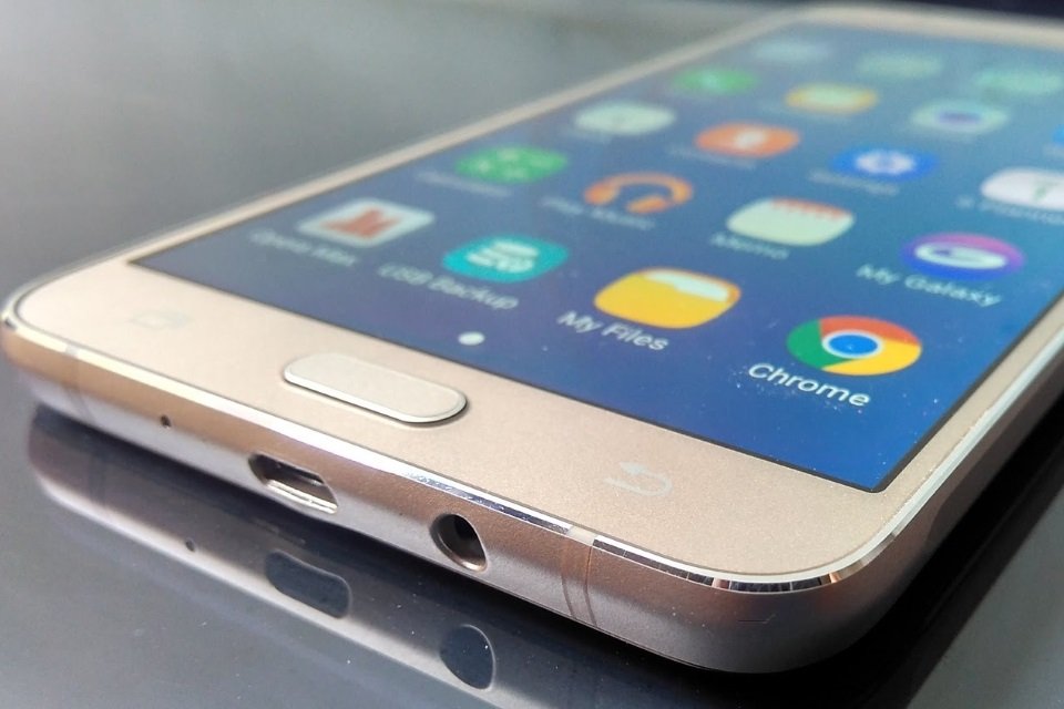 Novo modelo do Galaxy J7 deve trazer o Snapdragon 625 e o Android  -  TecMundo