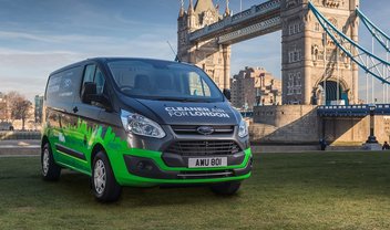 Ford vai ajudar a limpar o ar de Londres com vans híbridas plug-in