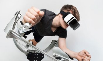 Simulador de voo combina realidade virtual com exercícios físicos