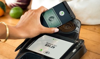 Capturas de tela mostram como Android Pay vai funcionar no Android Wear 2.0