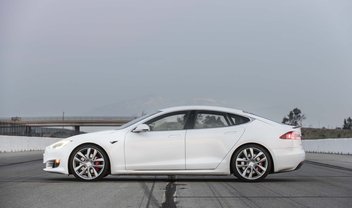 Tesla Model S acelera de 0 a 100 em 2,28 segundos e estabelece novo recorde