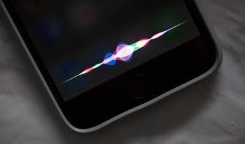 Entenda como a Siri, a assistente digital da Apple, aprende um novo idioma