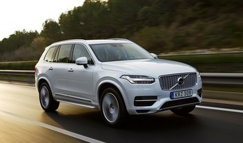 Volvo XC90 híbrido chega ao Brasil com 407 cv e muito luxo