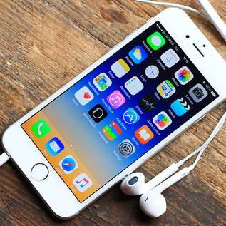 Imagem de Homem constrói iPhone 6s usando apenas peças compradas nas ruas da China