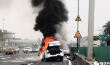 Falha em Tesla força dona sair arrastada pela frente do carro em chamas