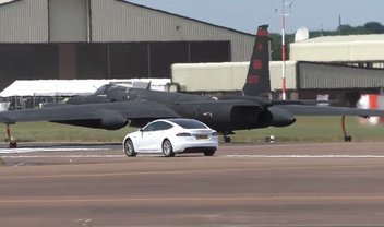 A força aérea dos EUA está usando um Tesla Model S em decolagens de aviões