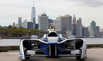 Drone e Formula E disputam corrida – e o robô voador morre no final