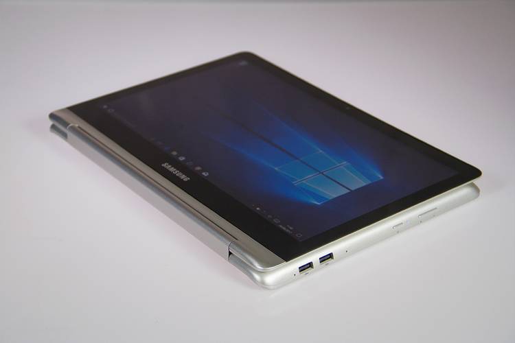 Samsung Style 2 em 1 Tablet