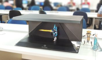 Goku na sua casa! Holobox esta disponível para financiamento no Kickstarter