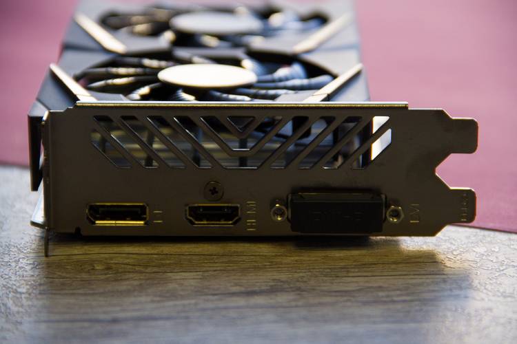 Conectores da RX 550