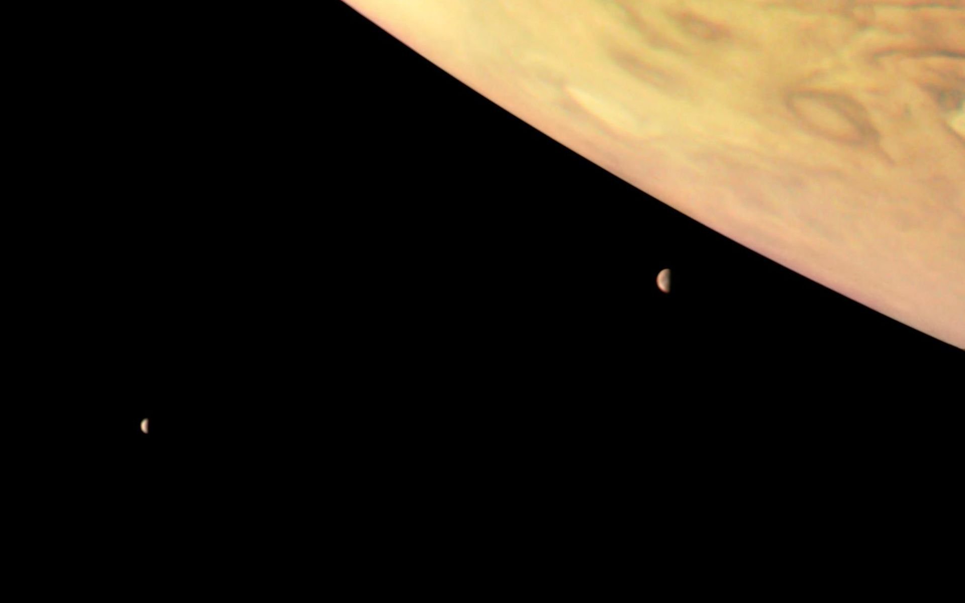 Foto de Júpiter, Io e Europa