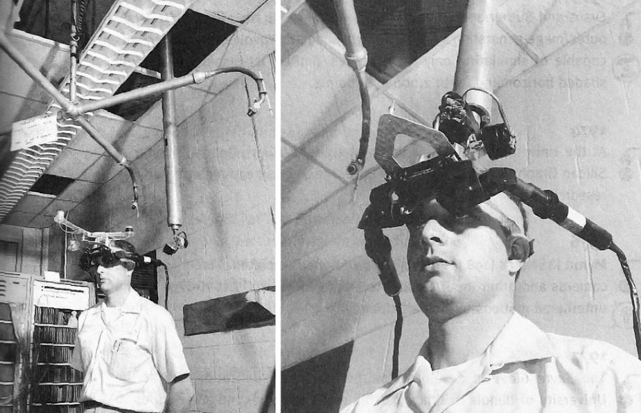 Um homem com um óculos de VR.
