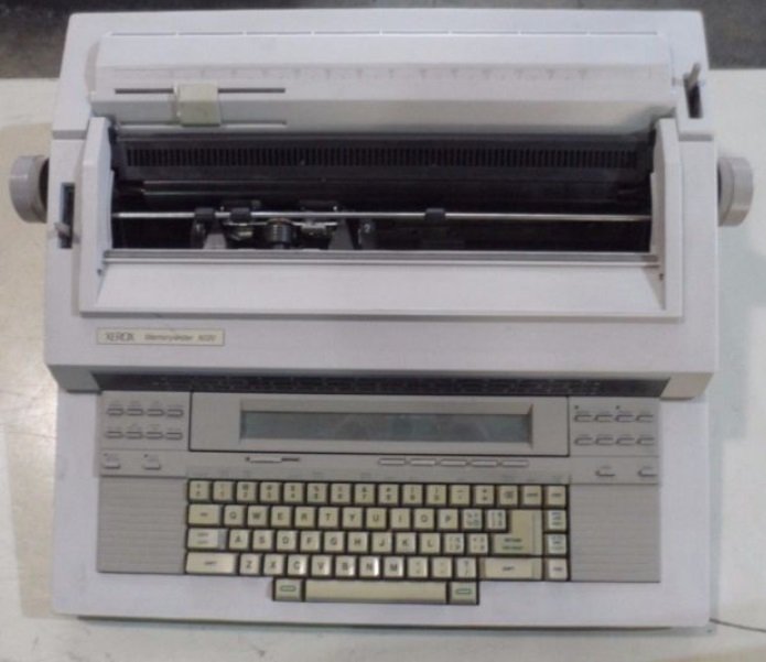 Uma máquina de escrever antiga