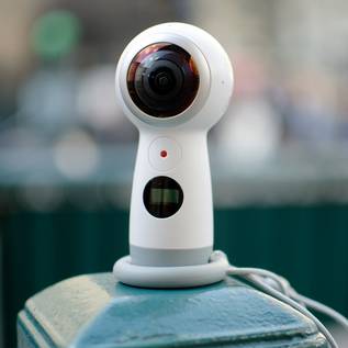Imagem de Samsung Gear 360: patente sugere 'rosto' em câmera com formato humanizado