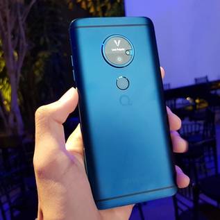 Imagem de Quantum V: smartphone com projetor a laser começa a ser vendido essa semana