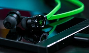 Razer lança fone de ouvido neon com conector USB-C