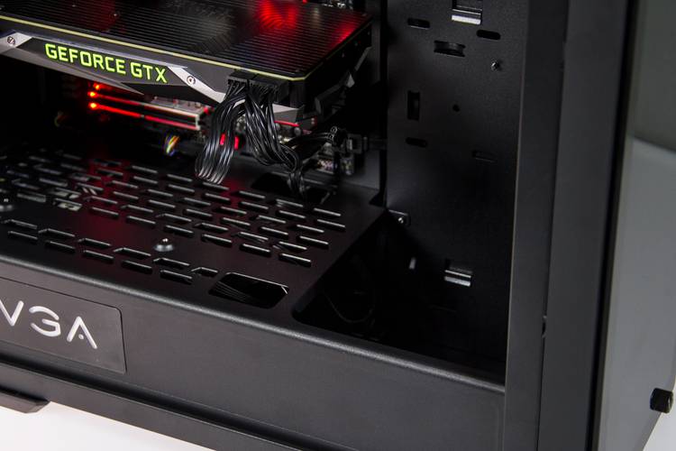 Gabinete EVGA DG-76