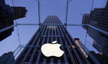 Senador dos EUA questiona Apple sobre problemas no desempenho de iPhones