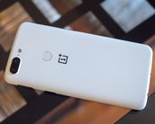 OnePlus 5T em Sandstone White esgota na loja oficial em menos de 2 horas