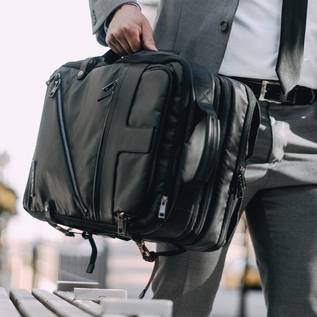 Imagem de Mochila tem carregador de celular e proteção contra roubo de RFID