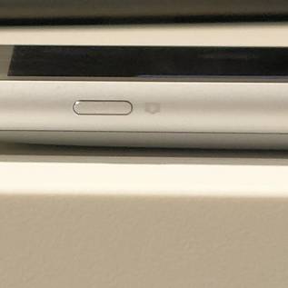 Imagem de Foto vazada mostra Xperia XZ2 Compact com design curvado
