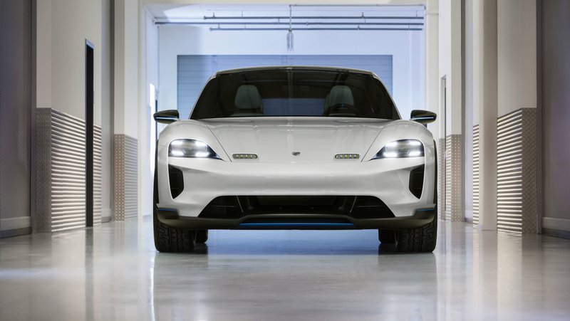 Mission E Cross Turismo