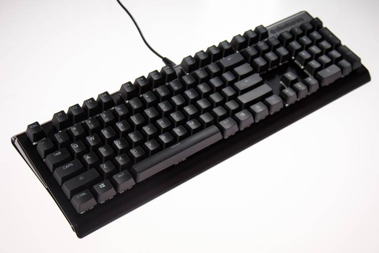 Design SteelSeries Apex M750