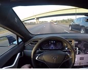 Autopilot da Tesla tende a sair da pista em local de acidente fatal