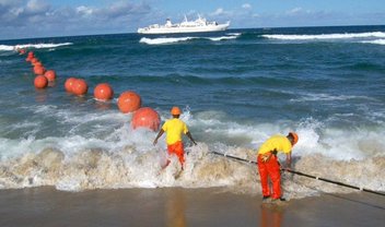 Rompimento de cabo submarino deixa país africano sem internet por dois dias