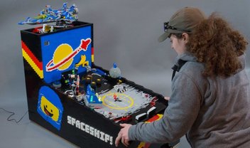 Youtuber usa 15 mil peças para criar uma máquina de pinball feita de LEGO