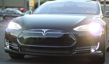 Tesla libera parte do código do Autopilot para cumprir regras de licença