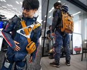 Kojima de cosplay? Diretor usa acessórios do personagem de Death Stranding