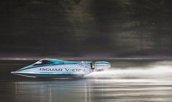 Jaguar desenvolve barco elétrico e quebra recorde de velocidade