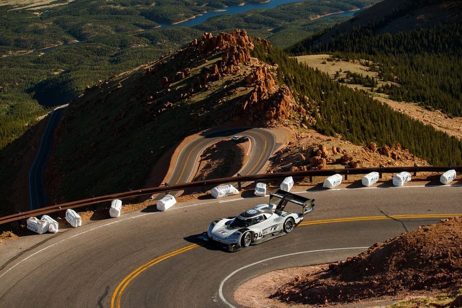 Carro elétrico da VW bate recorde em “corrida de altitude” - TecMundo