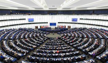 Parlamento Europeu rejeita polêmica nova lei de direitos autorais