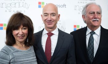 Pais de Jeff Bezos teriam US$ 30 bilhões em ações da Amazon