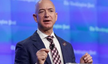 Jeff Bezos é surpreendido com 'DJ Roomba' criado pelos filhos com um iRobot