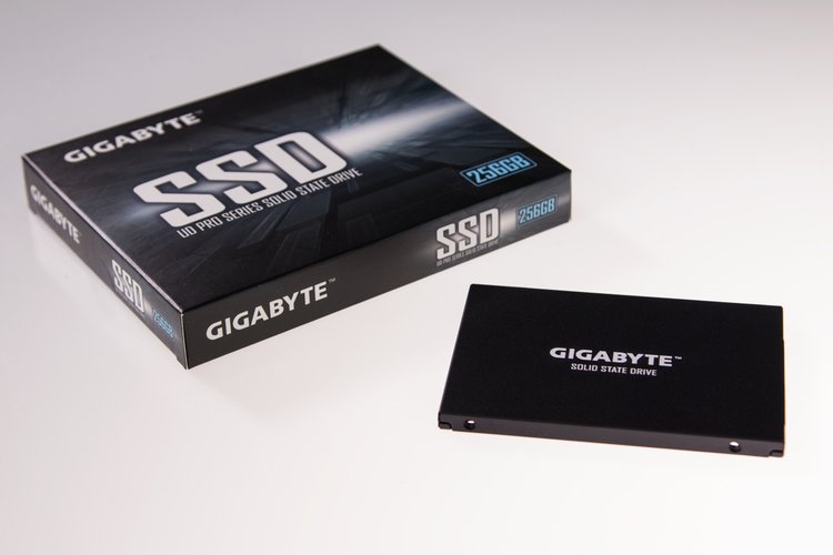 Embalagem GIGABYTE UD Pro