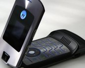 Motorola tem patente de smartphone flexível com design do clássico RAZR V3