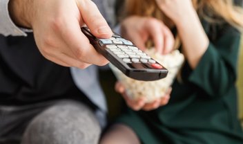 Aprenda como fazer uma maratona de séries e viver ao mesmo tempo