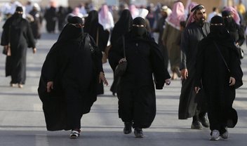 Arábia Saudita: Mulheres agora serão avisadas sobre divórcio via SMS